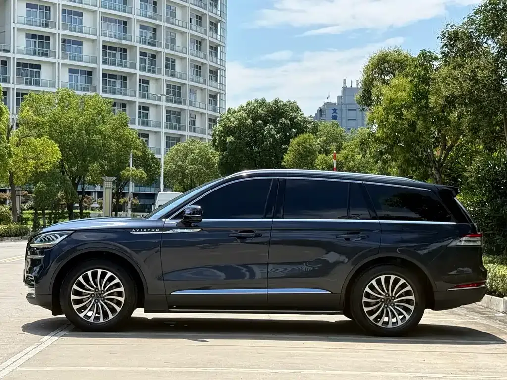 Lincoln Aviator — фото 8