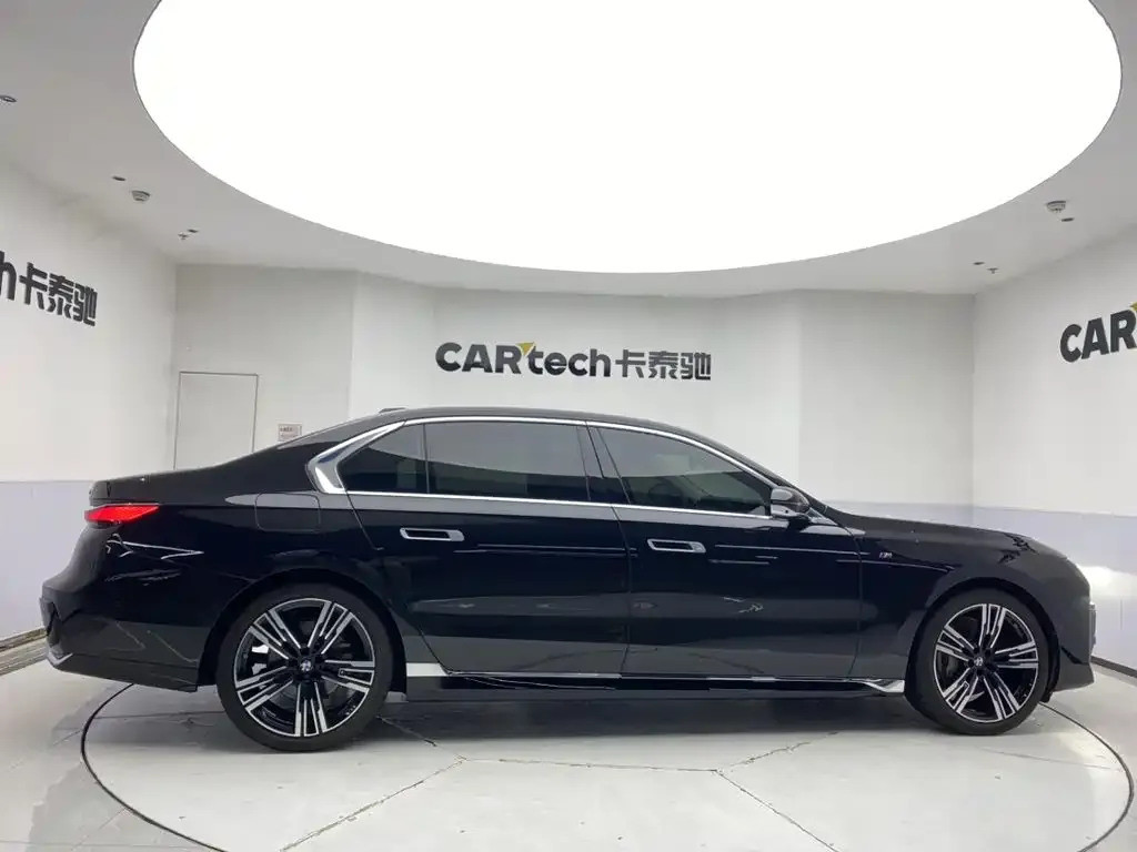 BMW 7 Series — фото 2