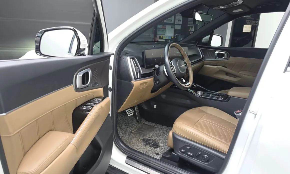 Kia Sorento — фото 9