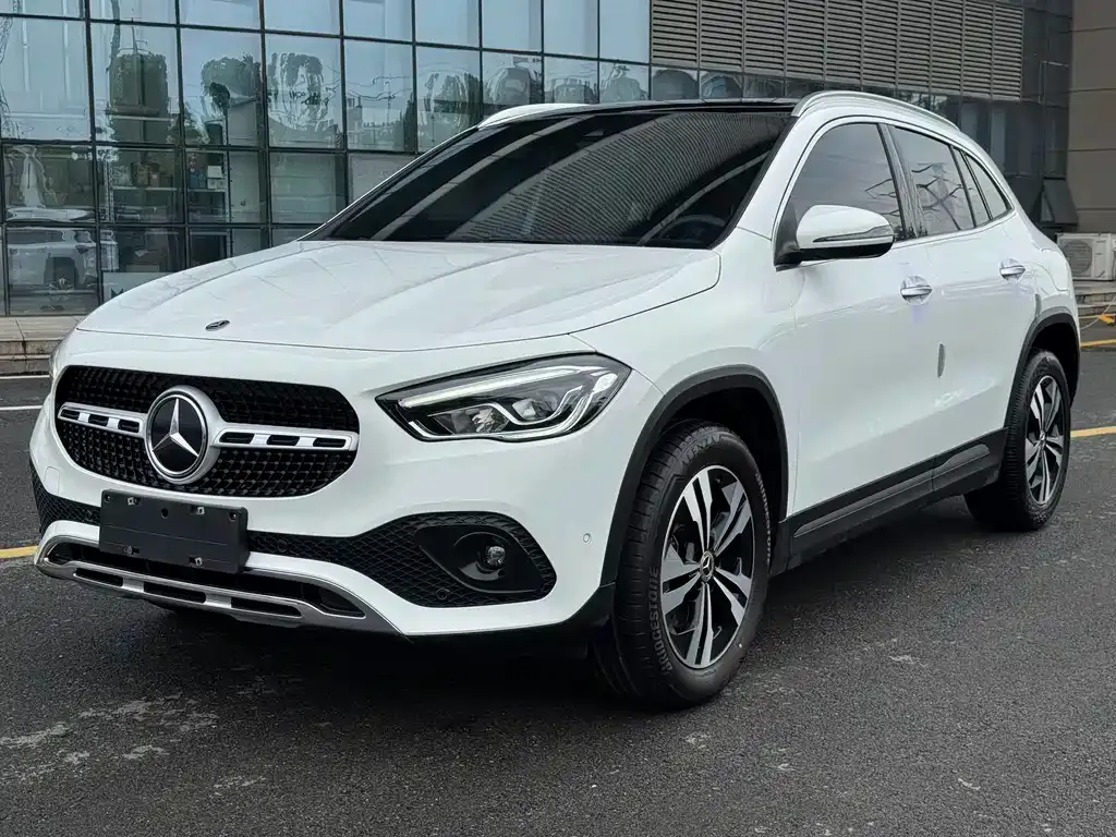 Mercedes-Benz GLA — фото 1