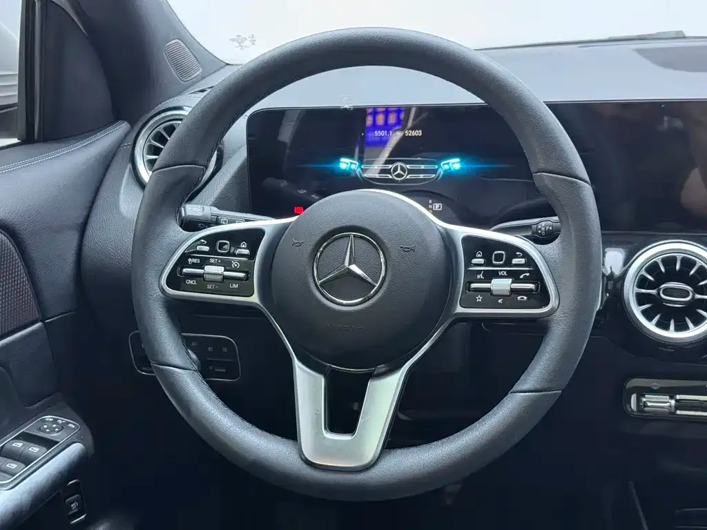 Mercedes-Benz GLA — фото 9