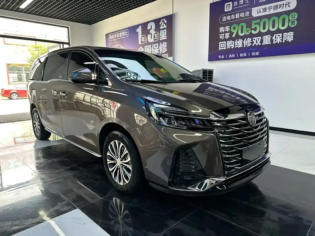 Buick GL8 2024 из CN, фото 5