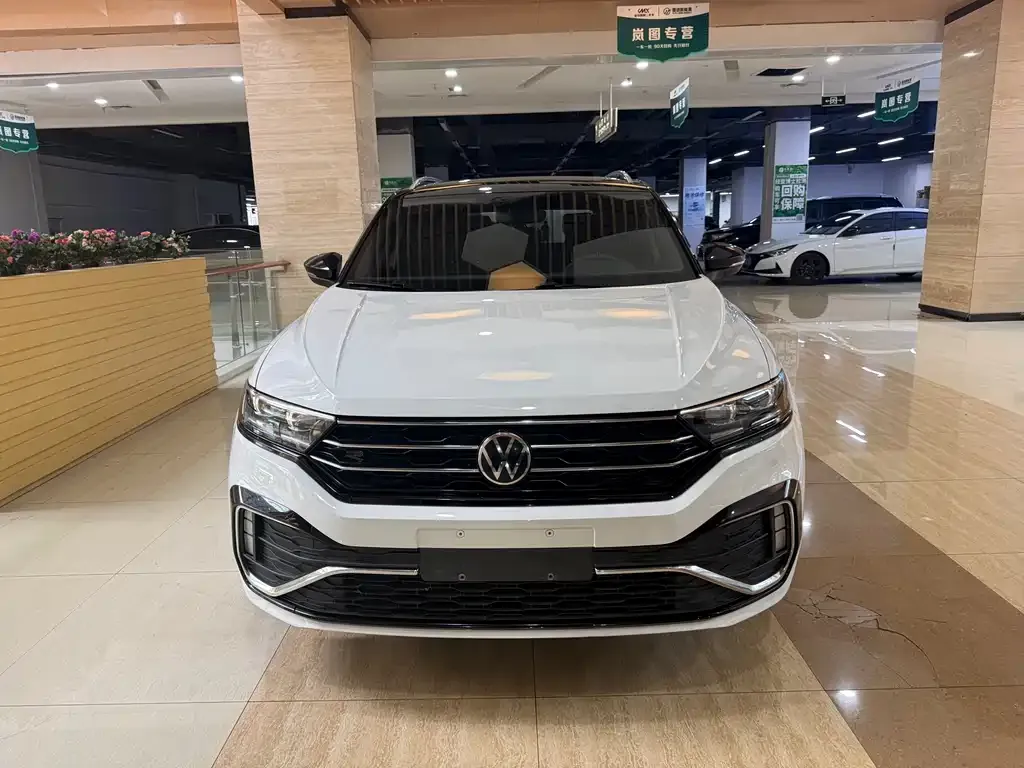 Volkswagen T-Roc — фото 6
