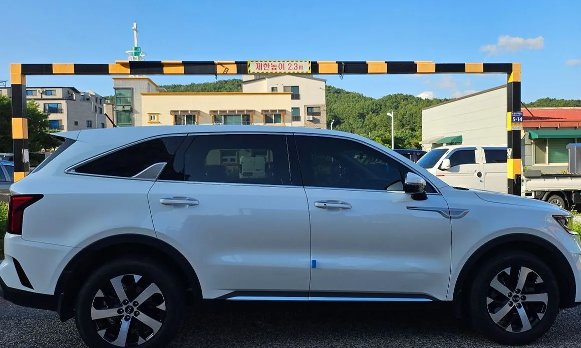 Kia Sorento — фото 5