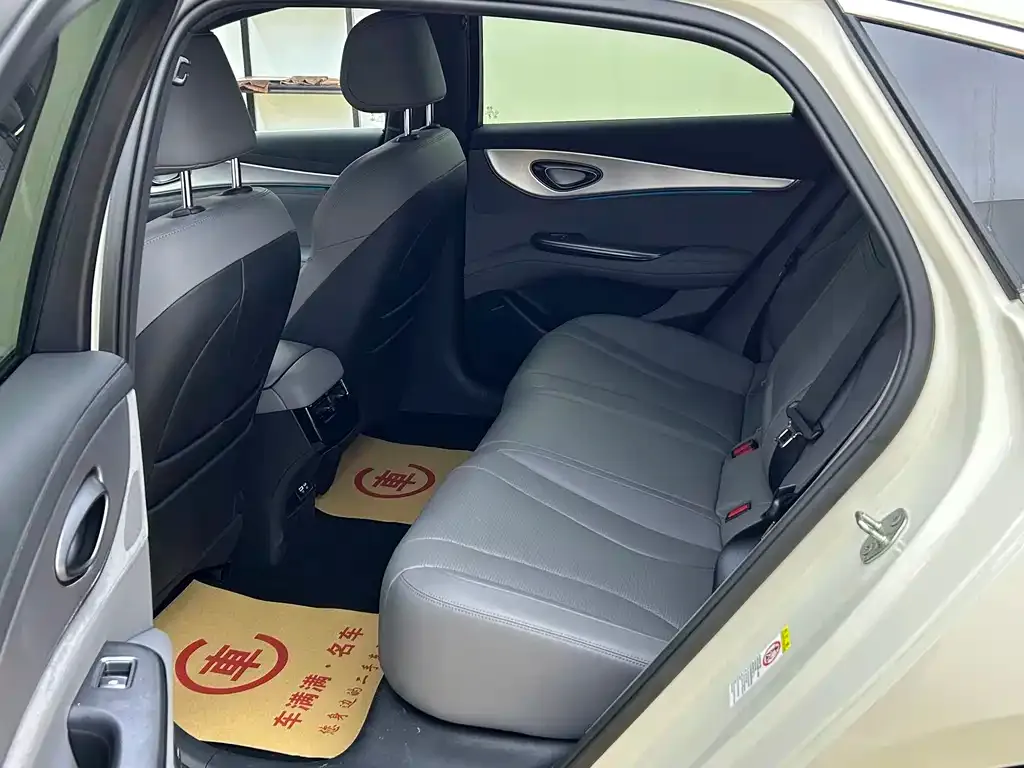 BYD Seal 07 DM-i — фото 8