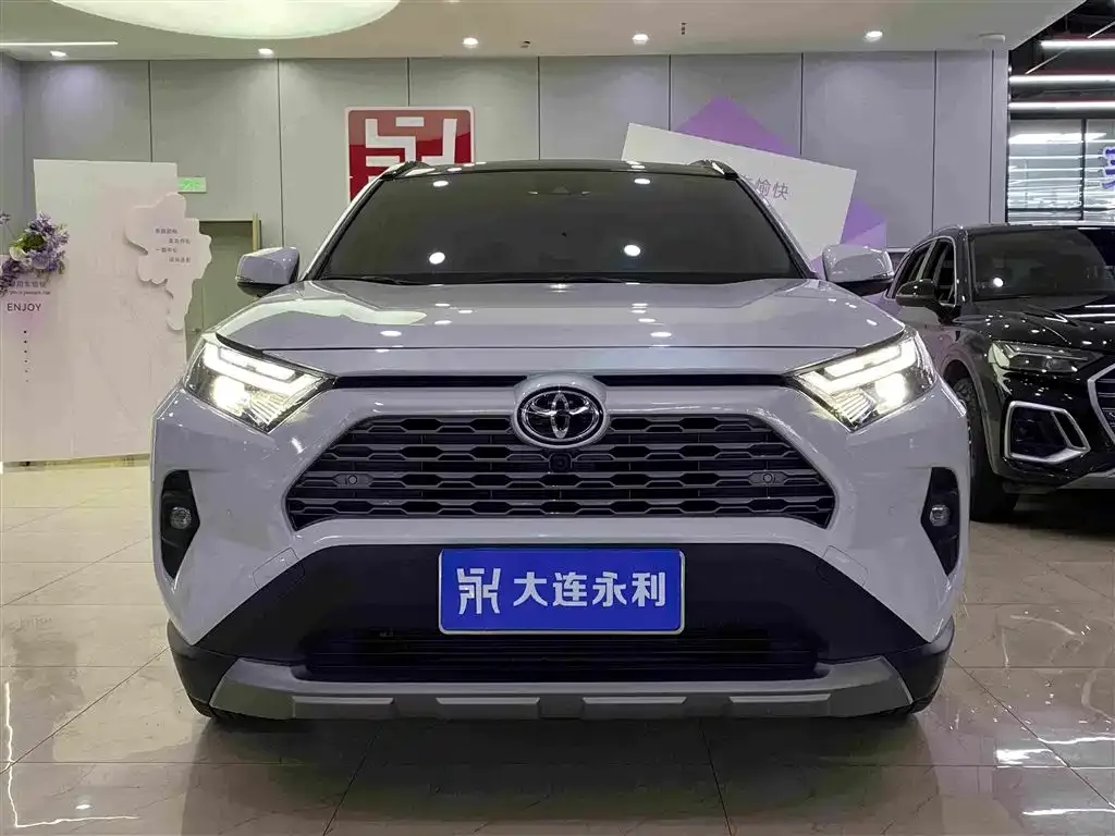 Toyota RAV4 — фото 4