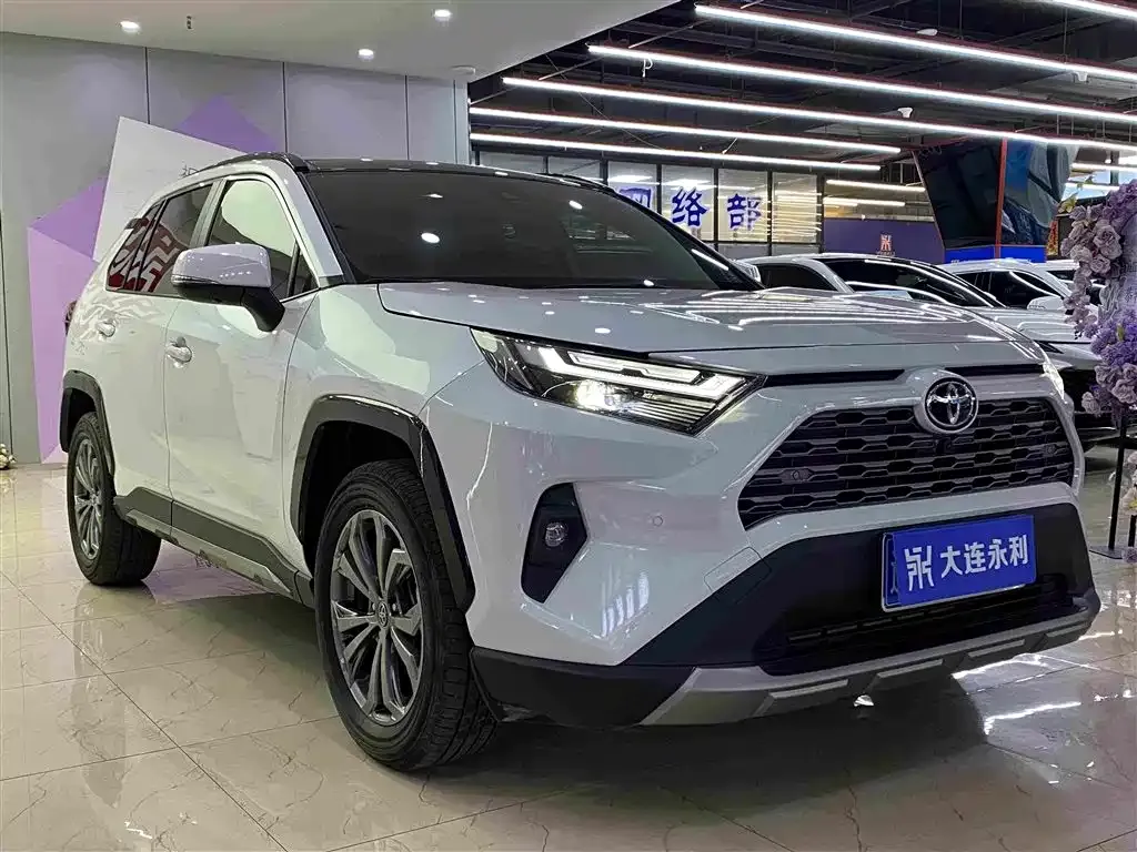 Toyota RAV4 — фото 9