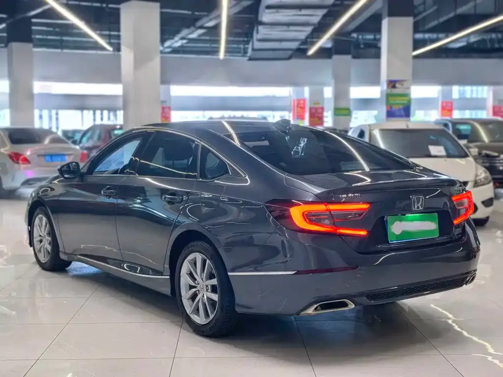 Honda Accord — фото 6