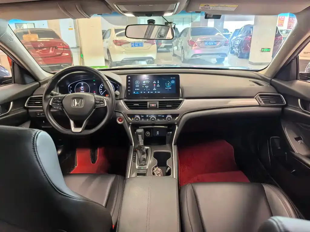 Honda Accord — фото 9