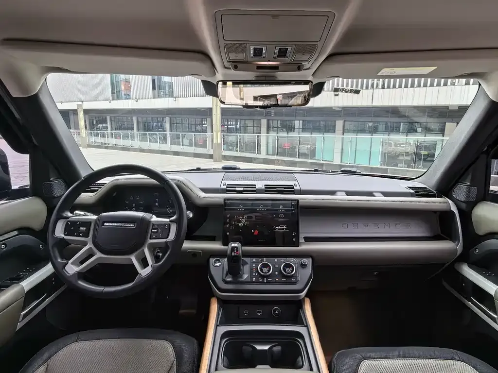 Land Rover Defender — фото 10