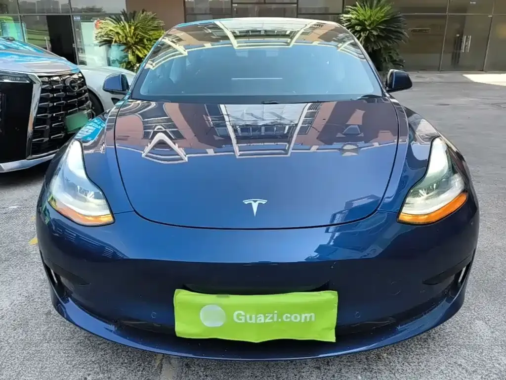 Tesla Model 3 — фото 8