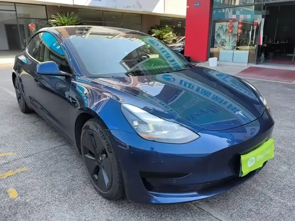 Tesla Model 3 — фото 10