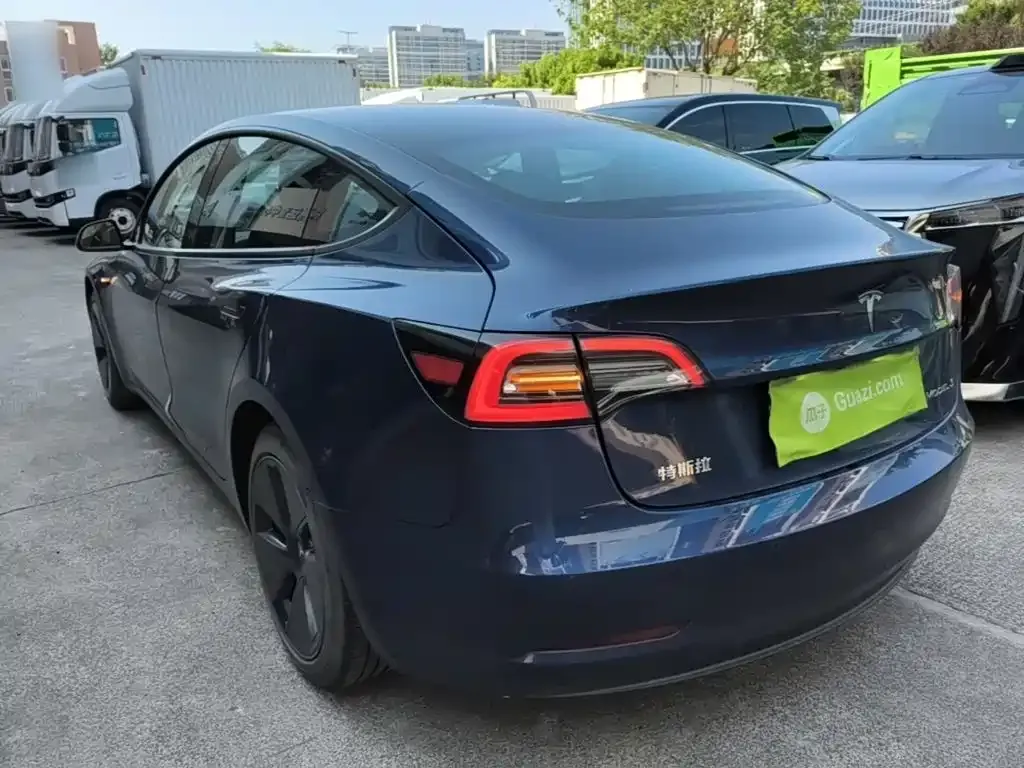 Tesla Model 3 — фото 4