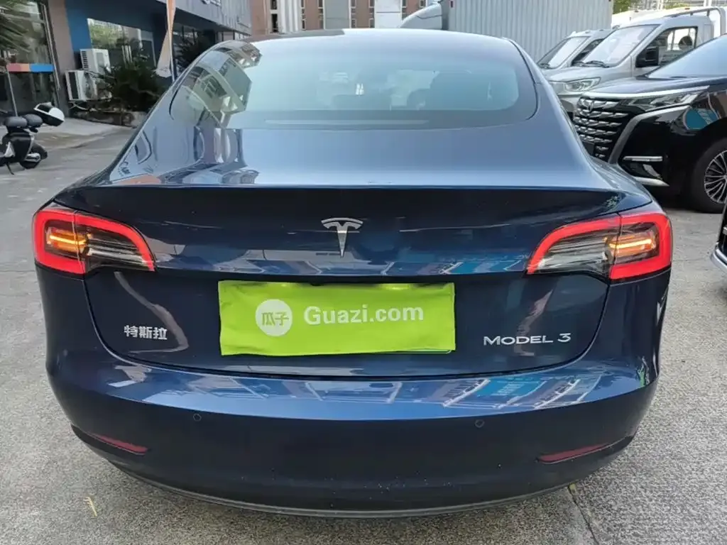 Tesla Model 3 — фото 5