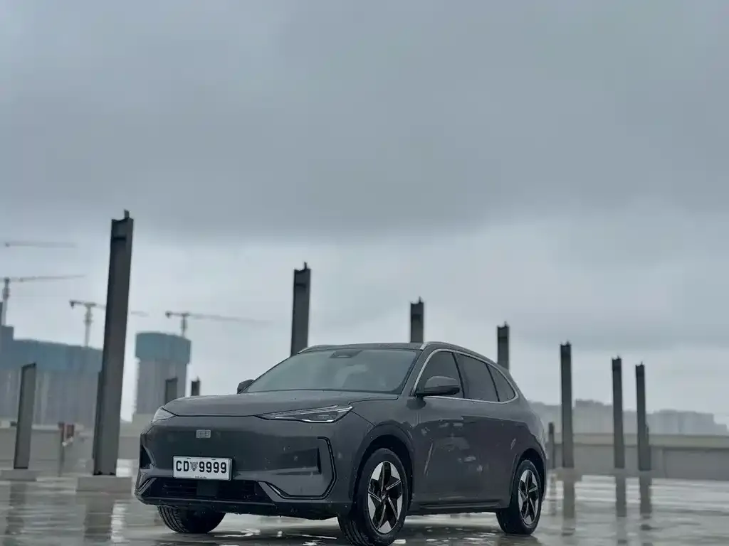Geely Galaxy E5