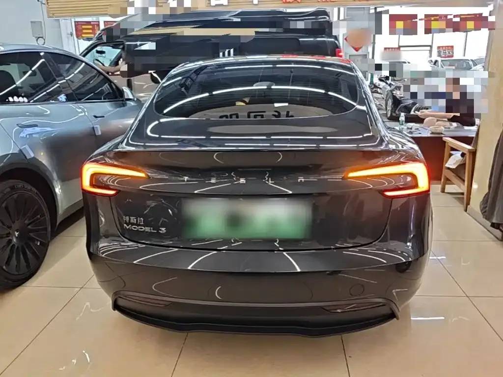 Tesla Model 3 — фото 5