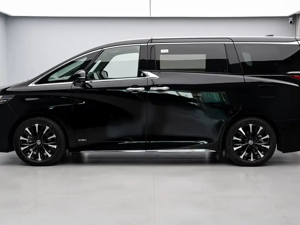 Toyota Alphard — фото 5