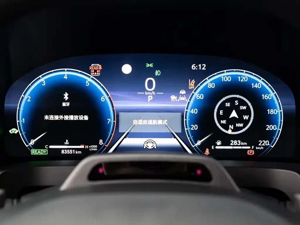 Toyota Alphard — фото 9