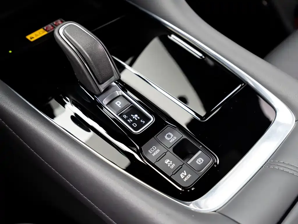 Toyota Alphard — фото 8