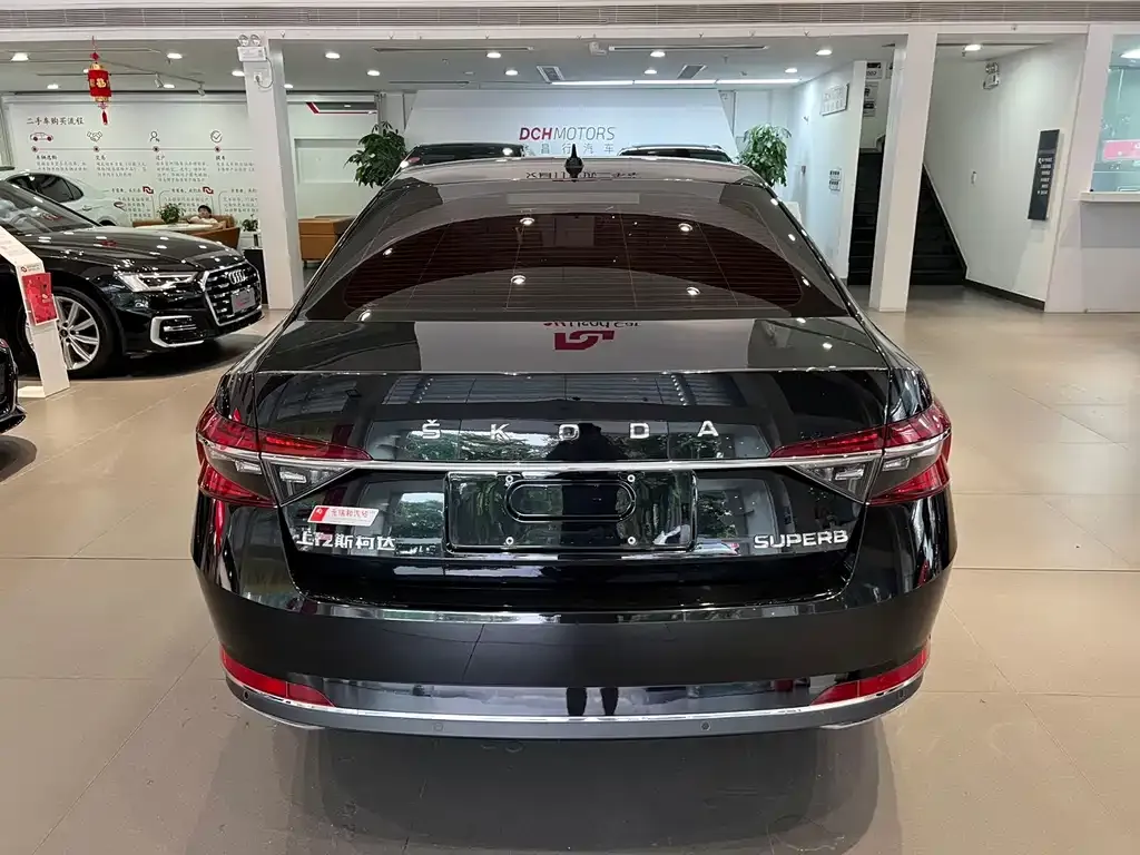 Skoda Superb — фото 4