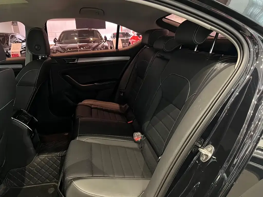 Skoda Superb — фото 3