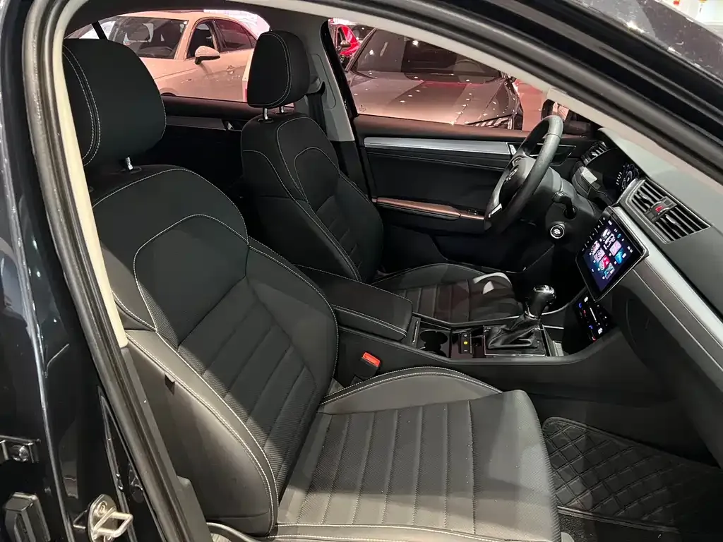 Skoda Superb — фото 6