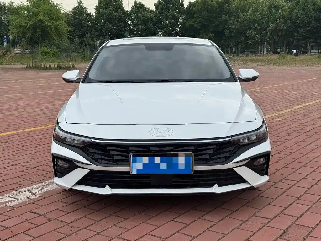 Hyundai Elantra — фото 8