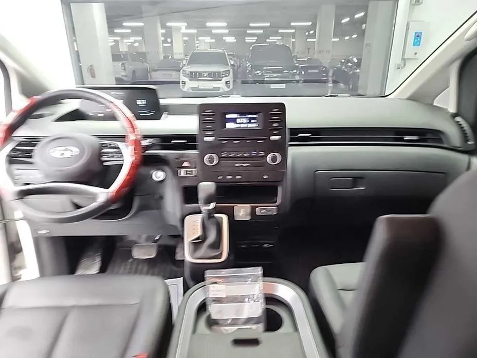 Hyundai Staria 2023 из KR, фото 3