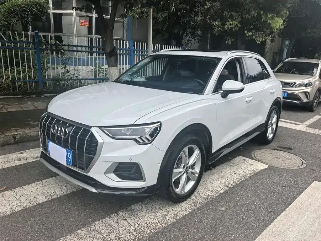 Audi Q3 — фото 1