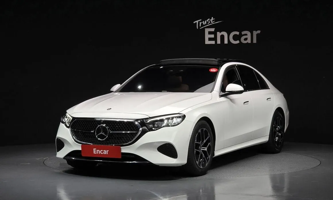 Mercedes-Benz E-Class — фото 1