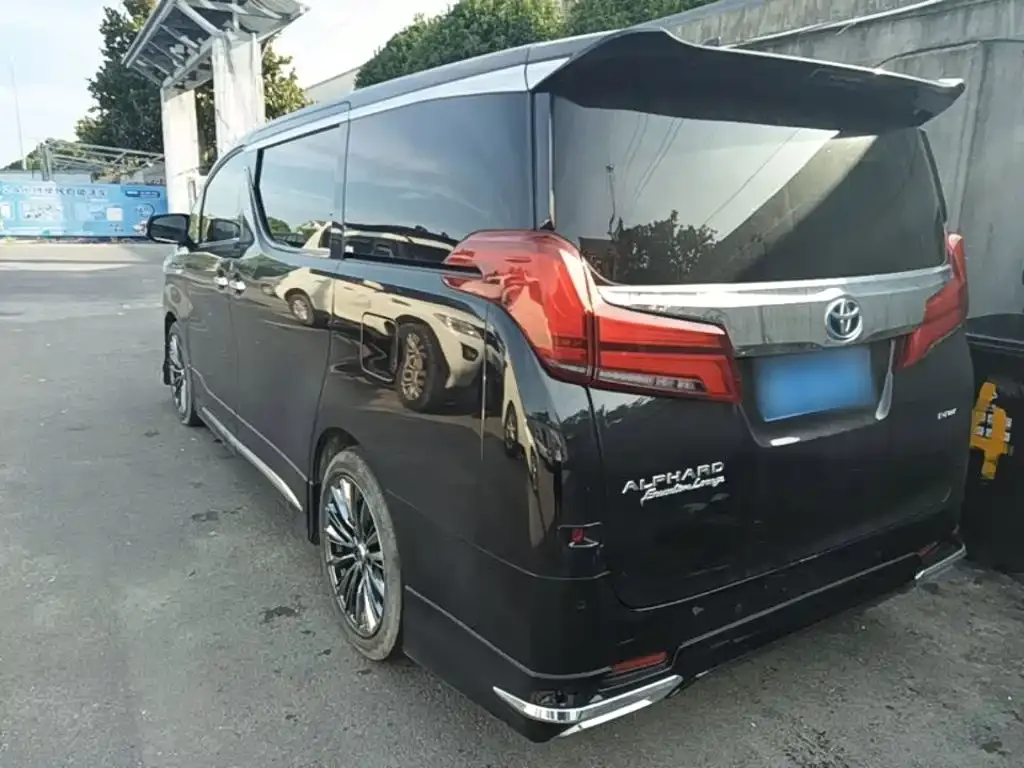 Toyota Vellfire — фото 7