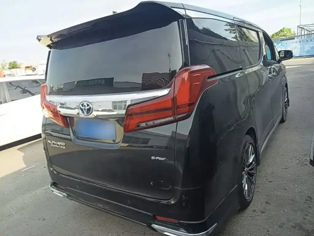 Toyota Vellfire — фото 10