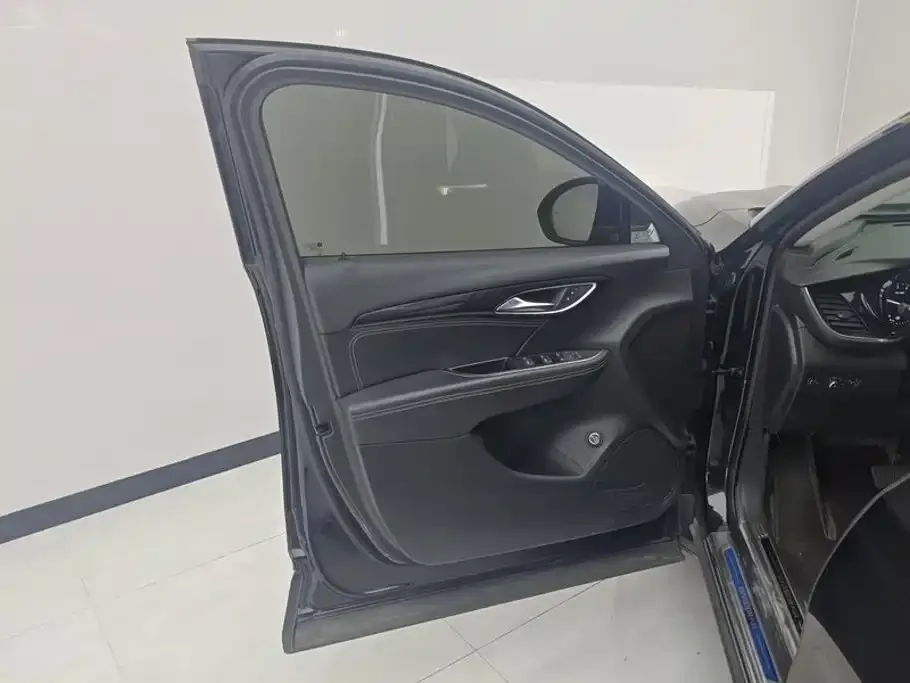 Buick Envision Plus — фото 9