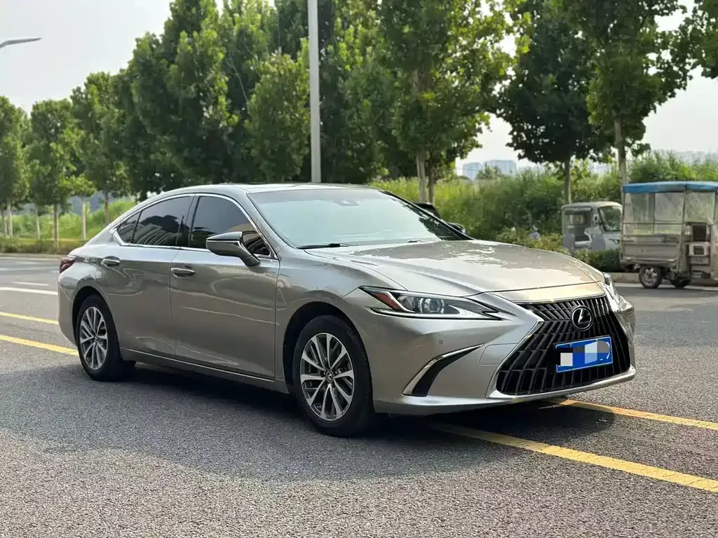 Lexus ES — фото 7