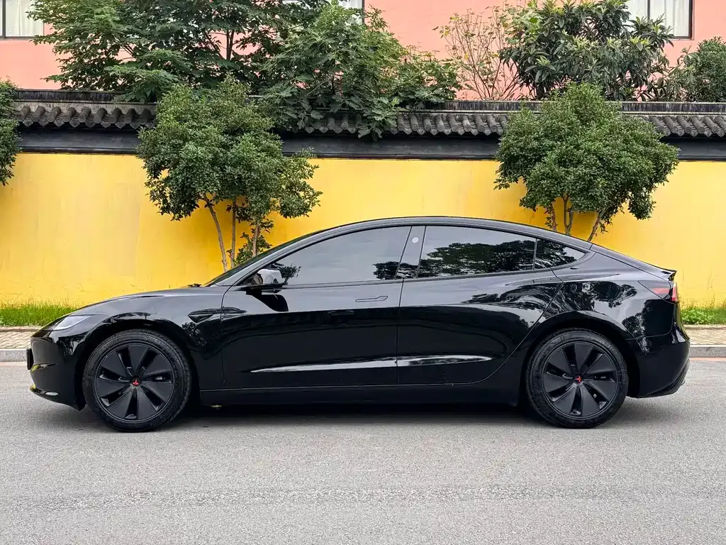 Tesla Model 3 — фото 5