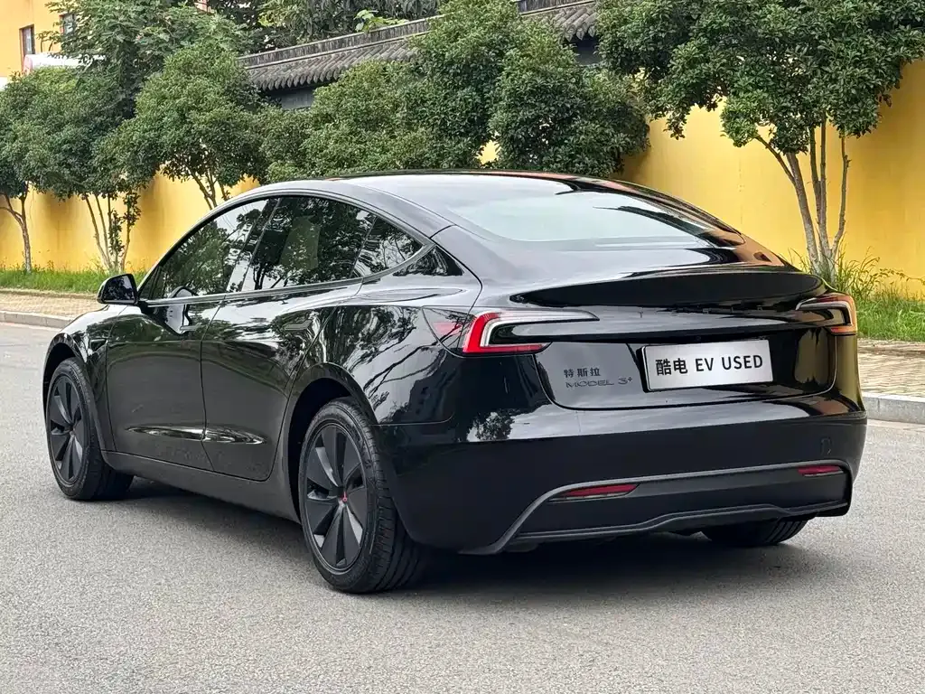 Tesla Model 3 — фото 6