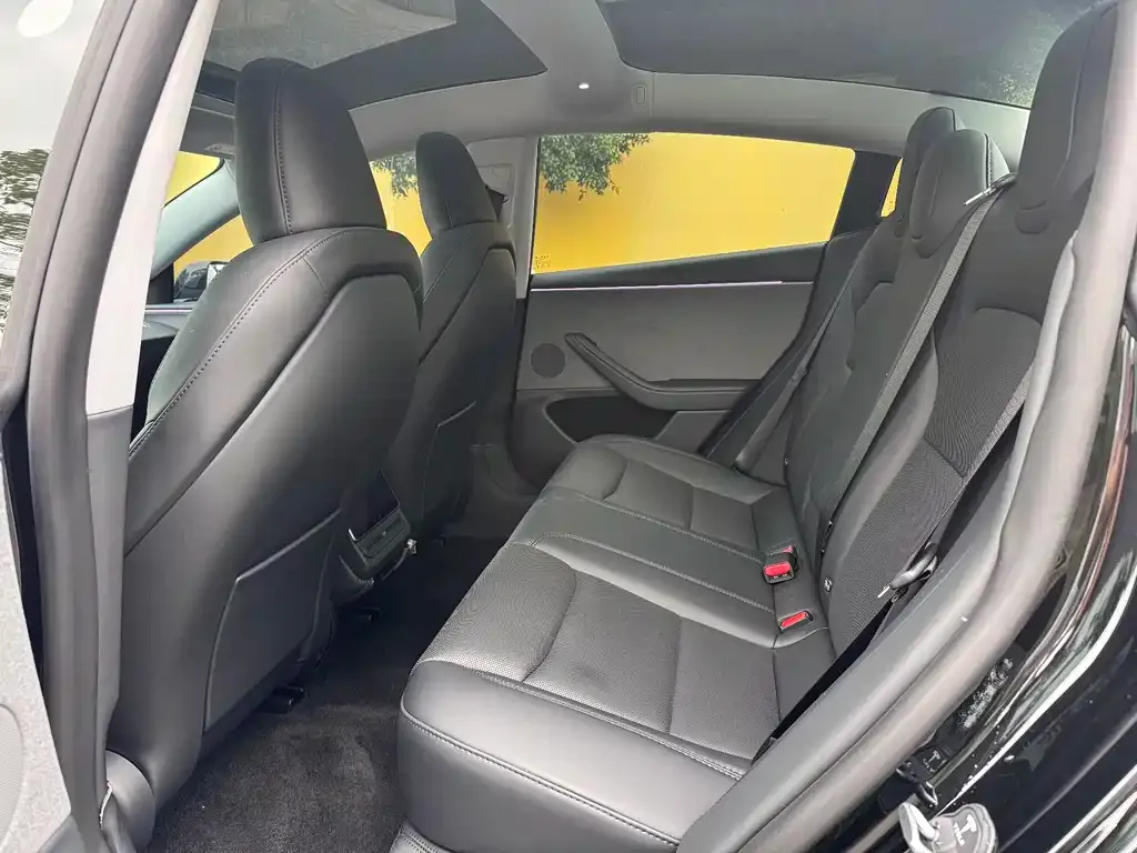 Tesla Model 3 — фото 2