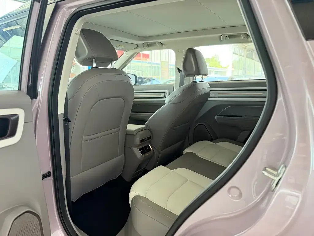Geely Icon — фото 8