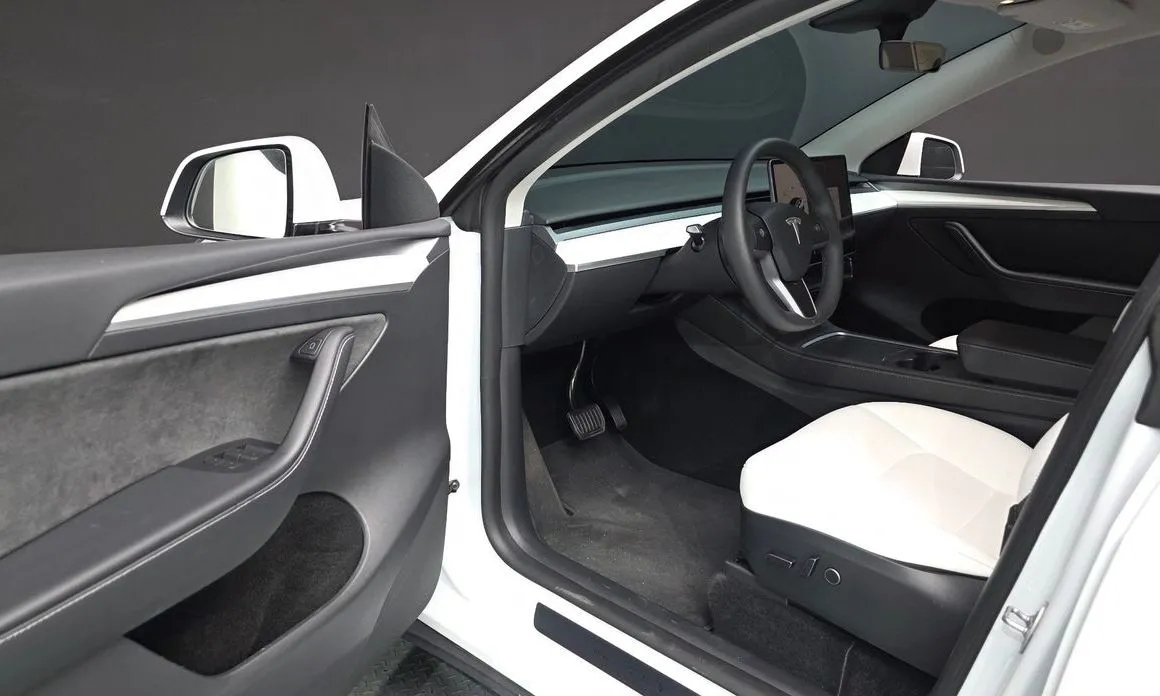 Tesla Model Y — фото 2
