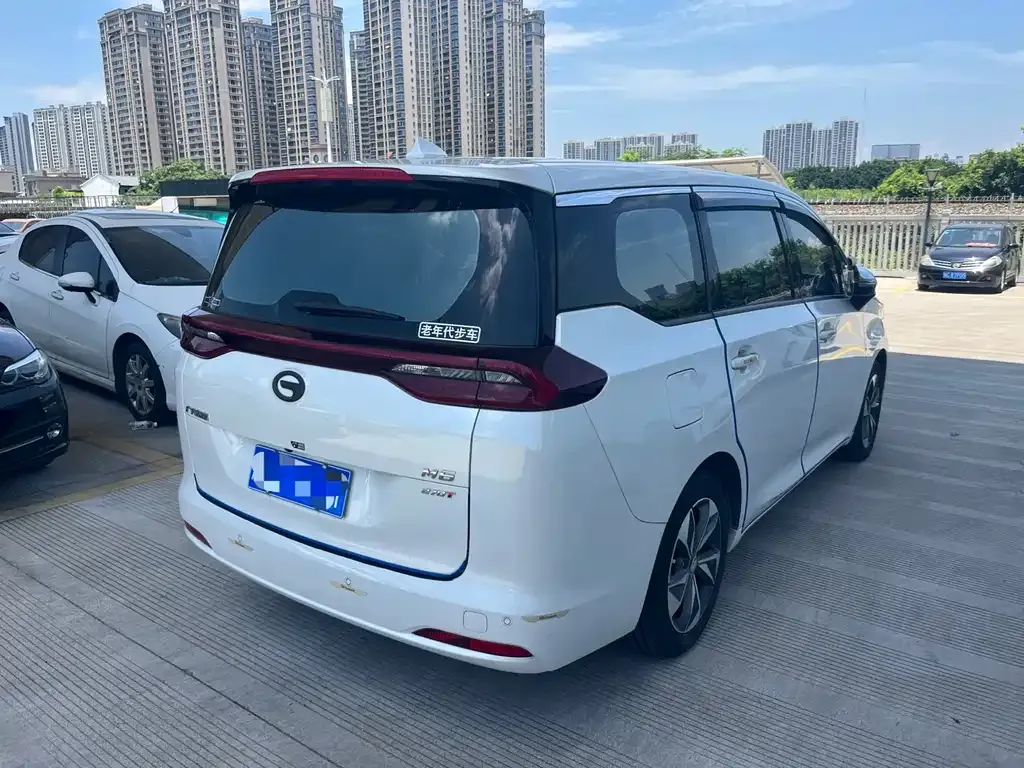 GAC Motor Trumpchi M6 — фото 8