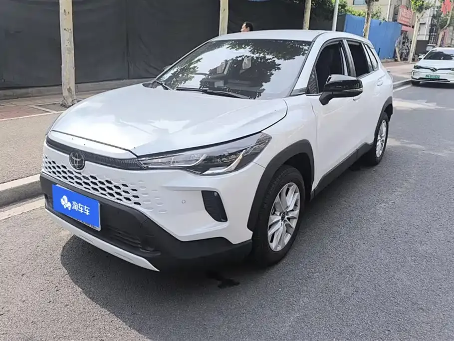 Toyota Corolla Cross — фото 1
