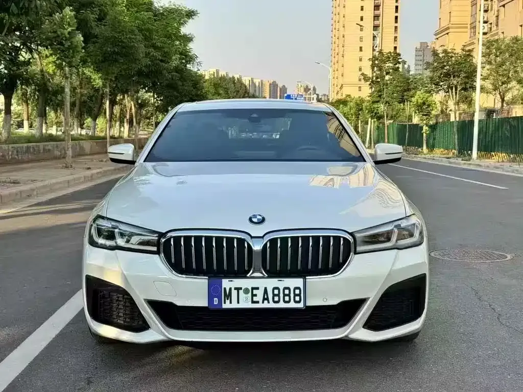 BMW 5 Series — фото 5