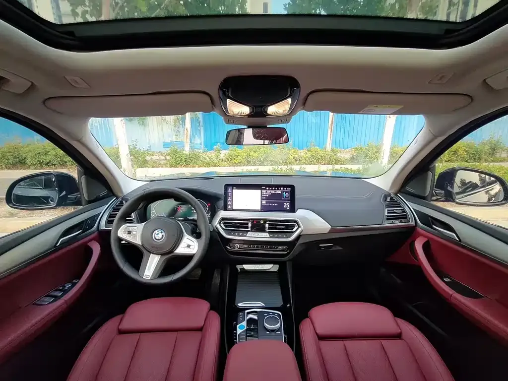 BMW iX3 2024 из CN, фото 2