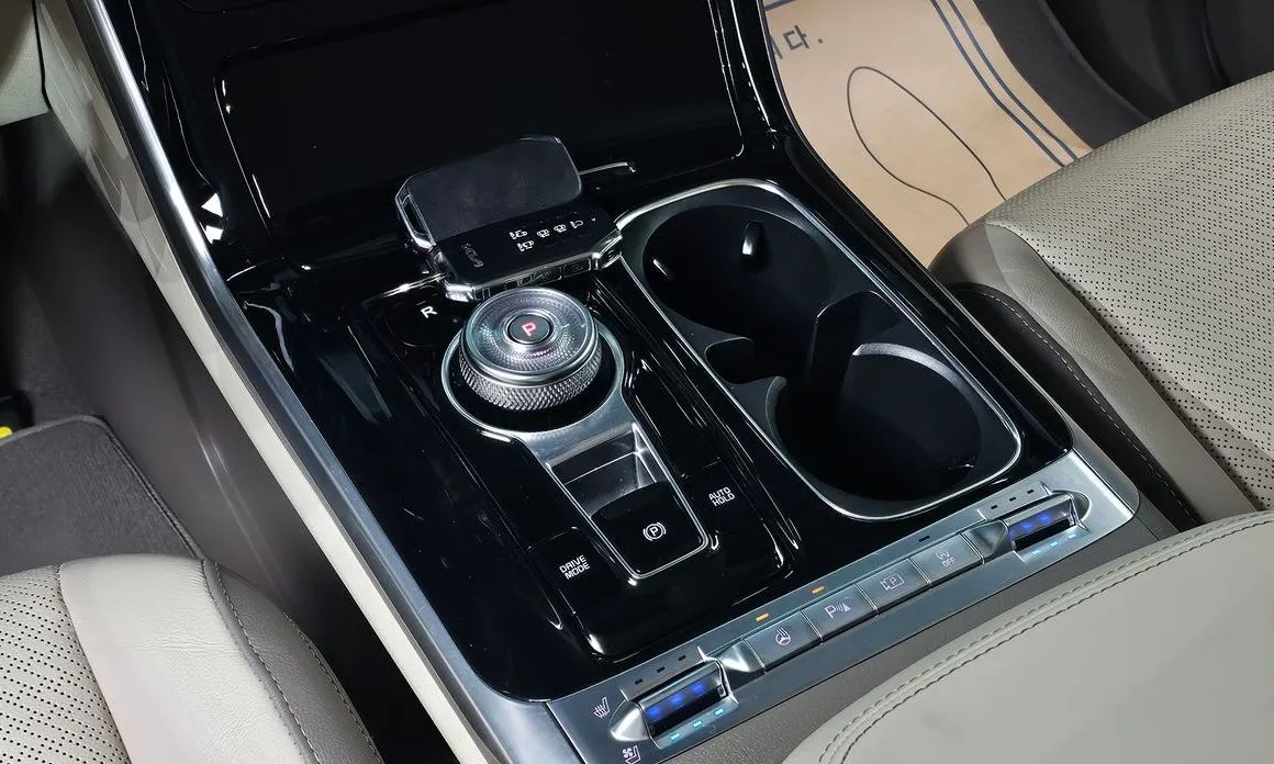 Kia Carnival — фото 10