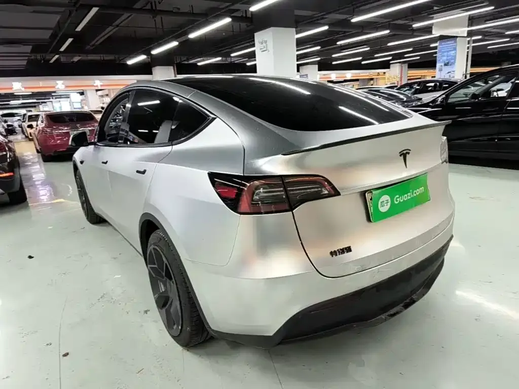 Tesla Model Y — фото 6