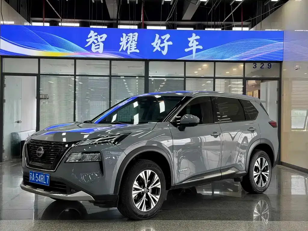 Nissan X-Trail — фото 1