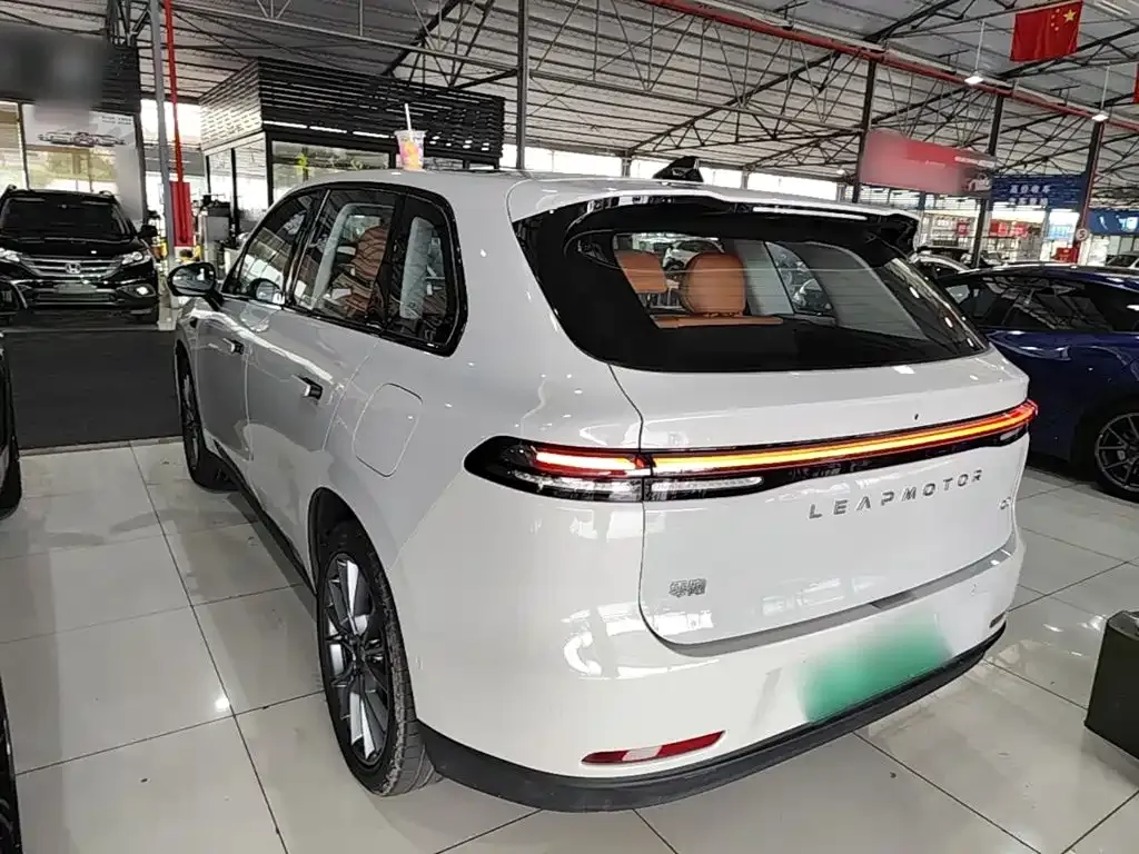 Leapmotor C10 — фото 10
