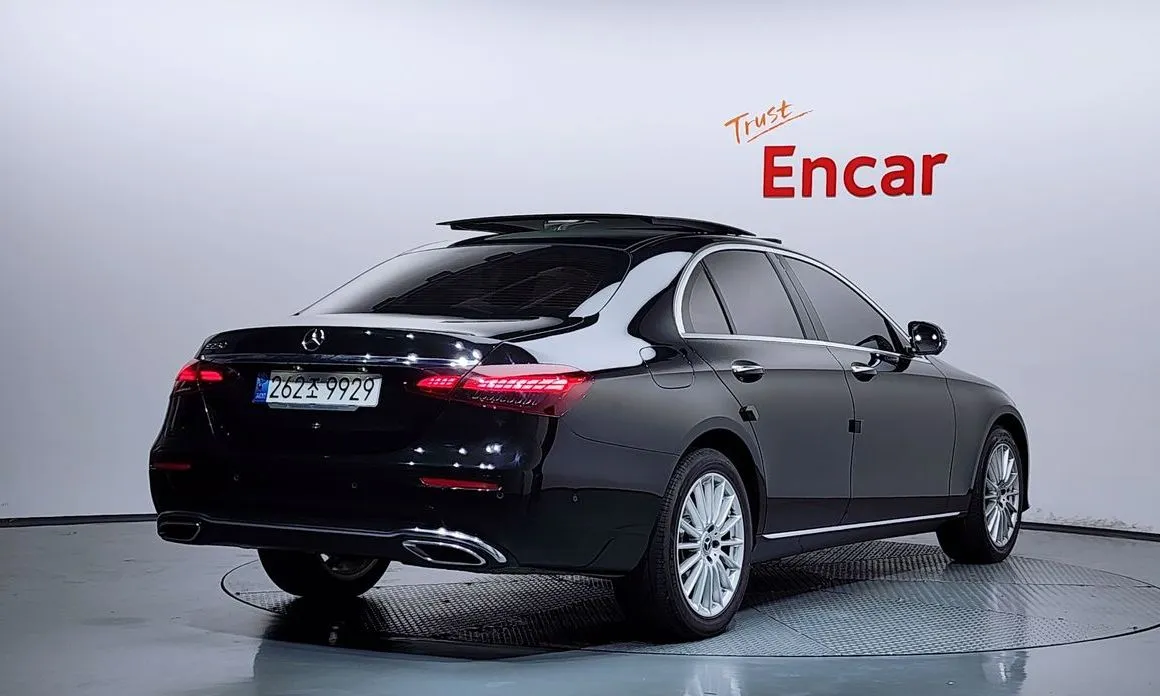 Mercedes-Benz E-Class 2022 из KR, фото 2