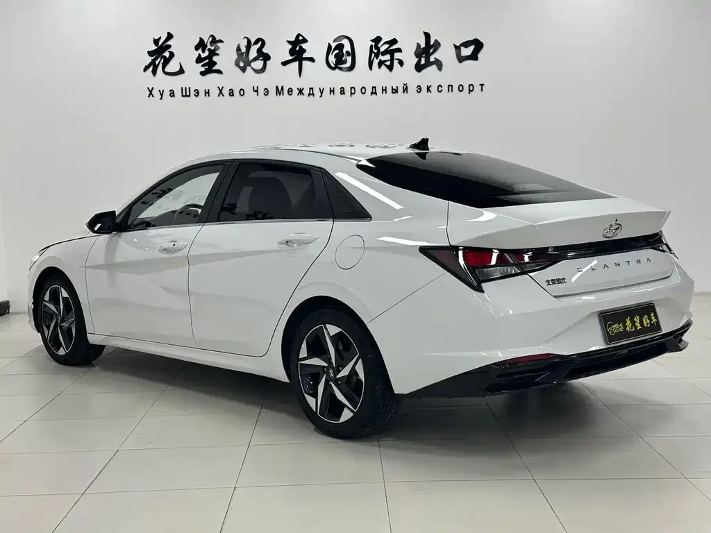 Hyundai Elantra — фото 9