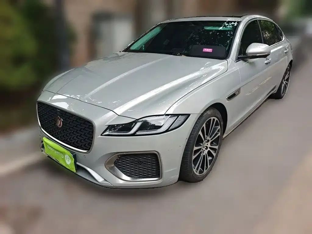Jaguar XFL — фото 1